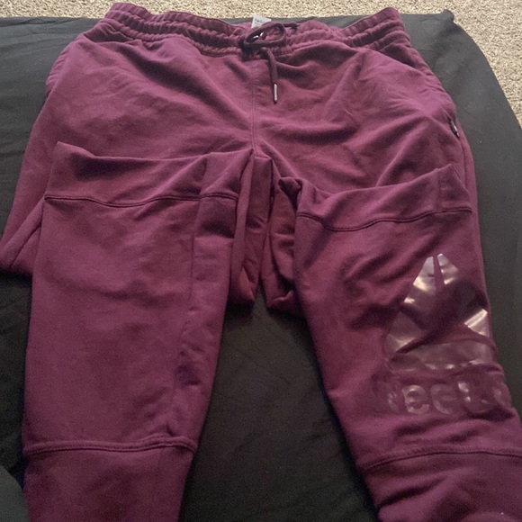 Maroon reekbok Joggers - Picture 2 of 4